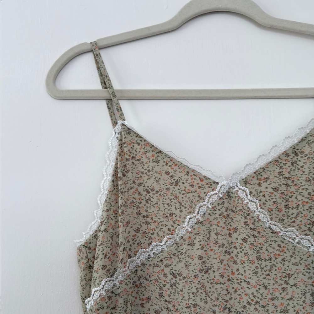 Green Tiered Ruffled Midi Sundress - Picture 5 of 9